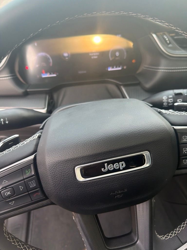 Used 2023 Baltic Gray Metallic Clearcoat Jeep Altitude X image 9