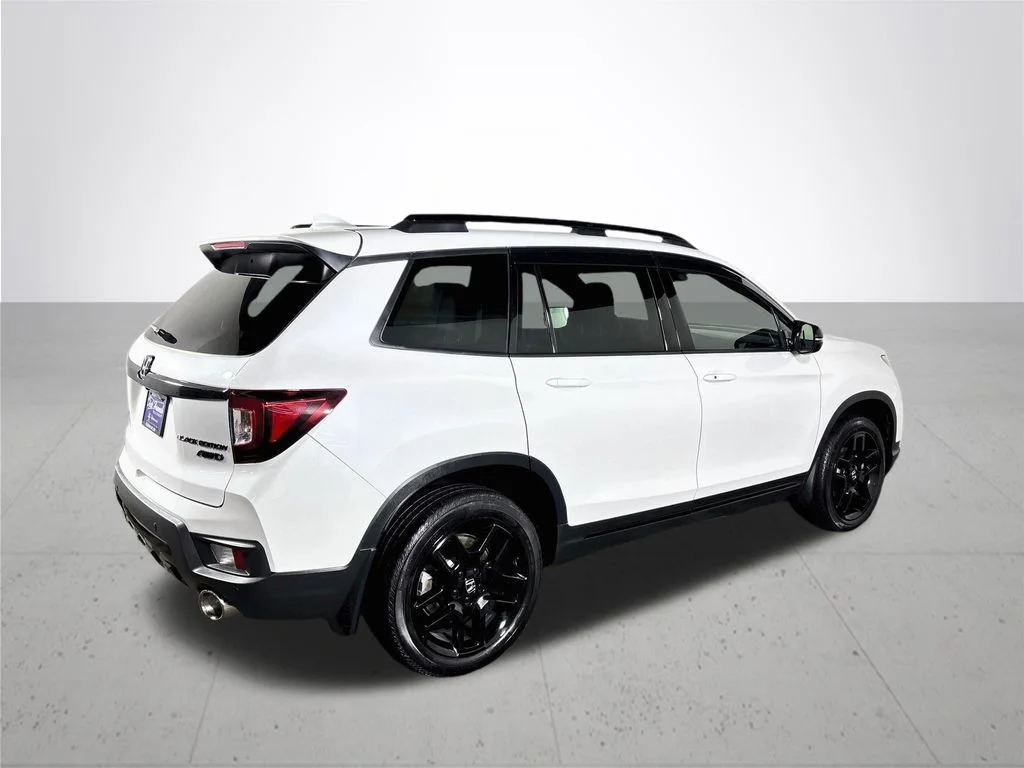 Used 2025 White Honda Black Edition image 6