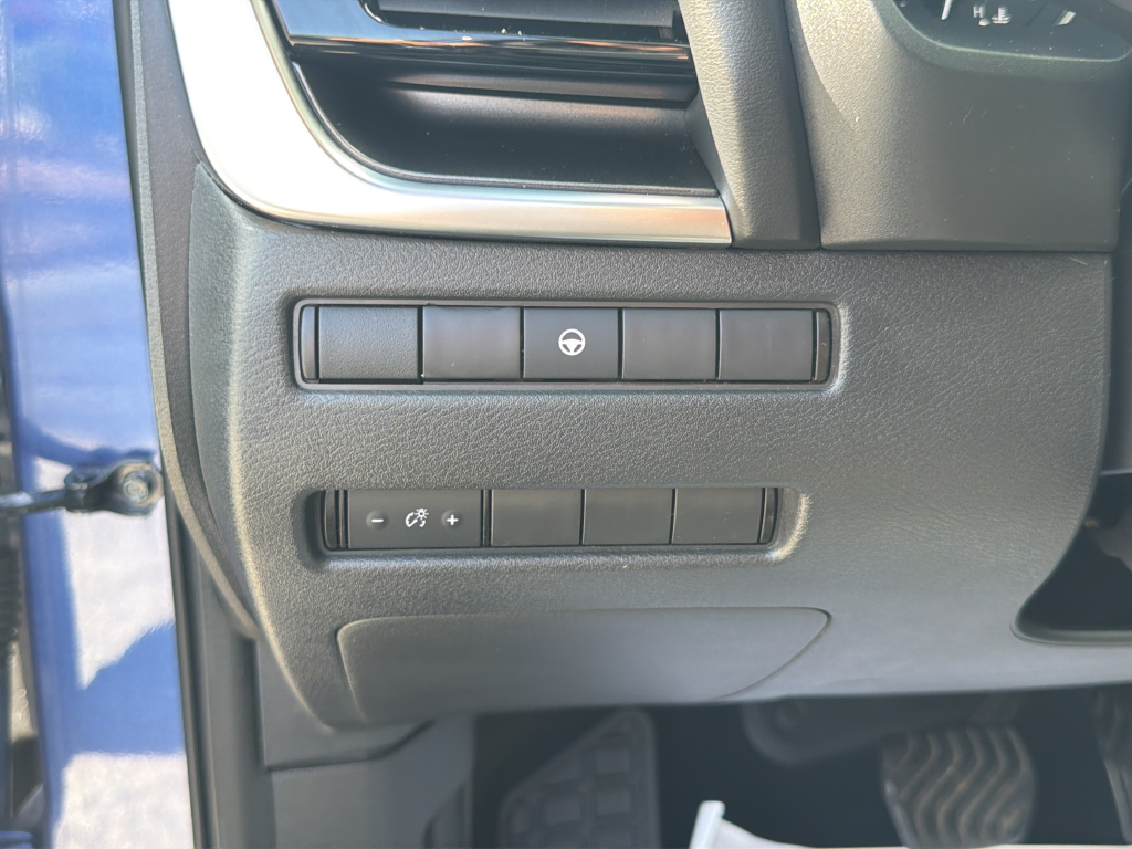 Used 2021 Blue Nissan SV image 38