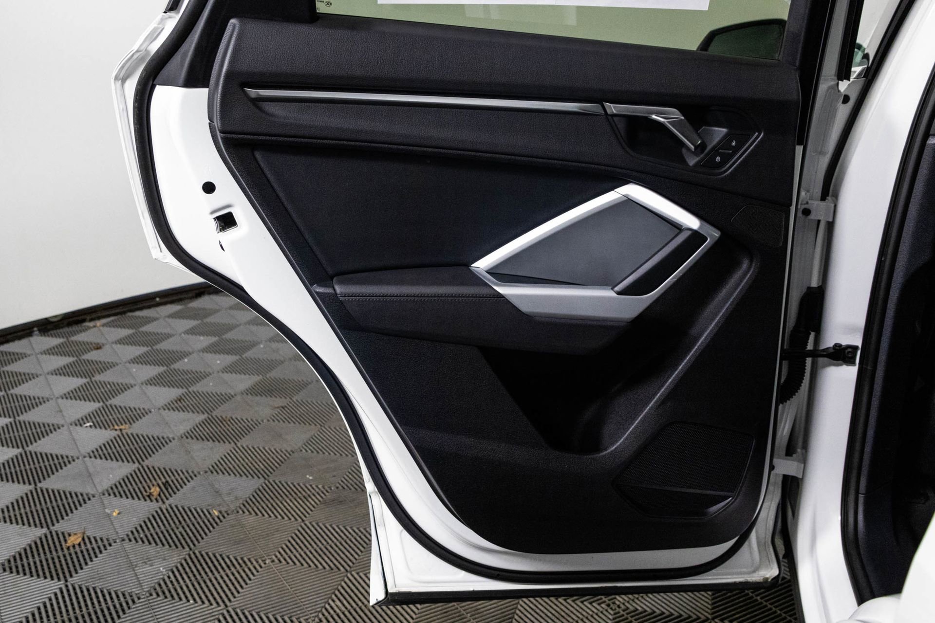 2023 AUDI Q3 - Image 28