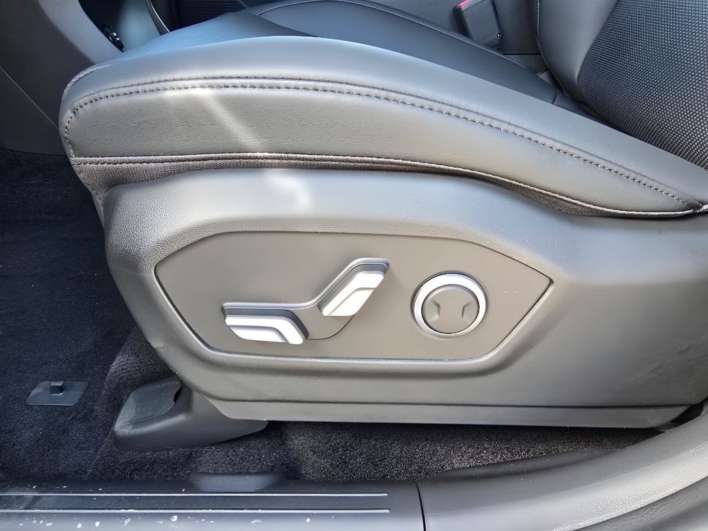 New 2026 Phantom Black Hyundai SEL image 16