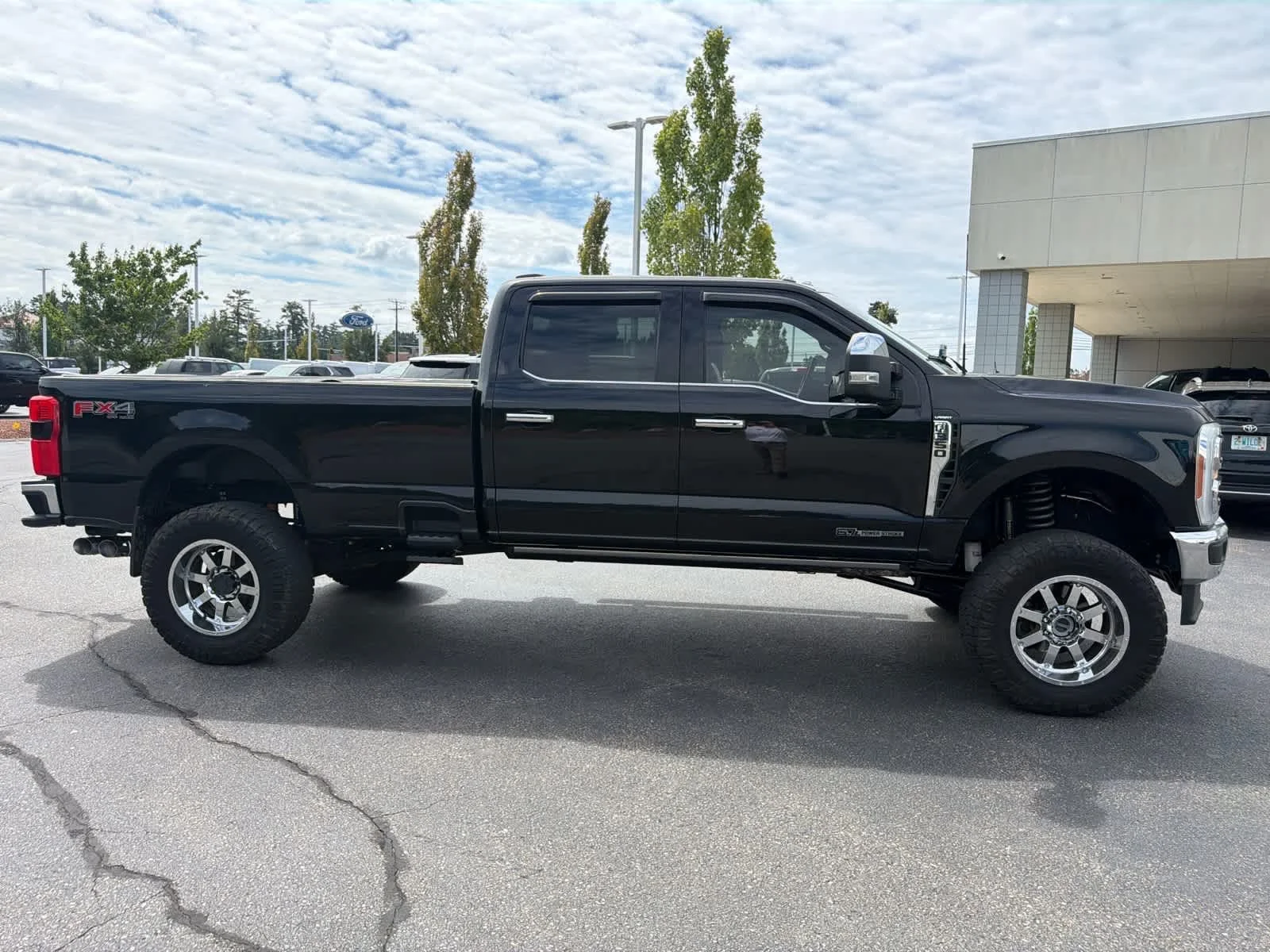Used 2023 Agate Black Ford LARIAT image 8