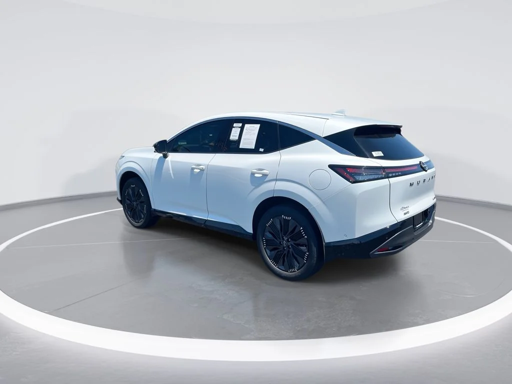Used 2025 White Nissan Platinum image 6