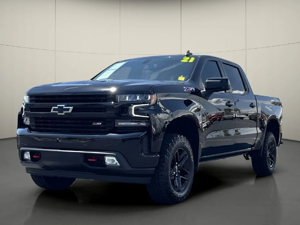 Used 2021 BLACK Chevrolet LT Trail Boss image 3