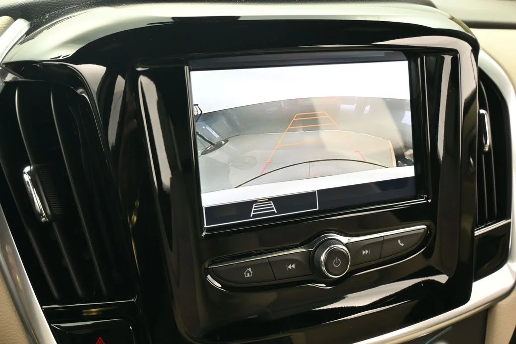 Used 2022 Summit White Chevrolet LS image 17