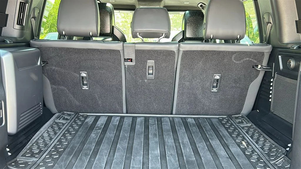 Certified Used 2025 Green Land Rover OCTA image 25