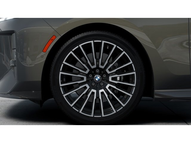 New 2027 Dravit Grey Metallic BMW 740 image 7