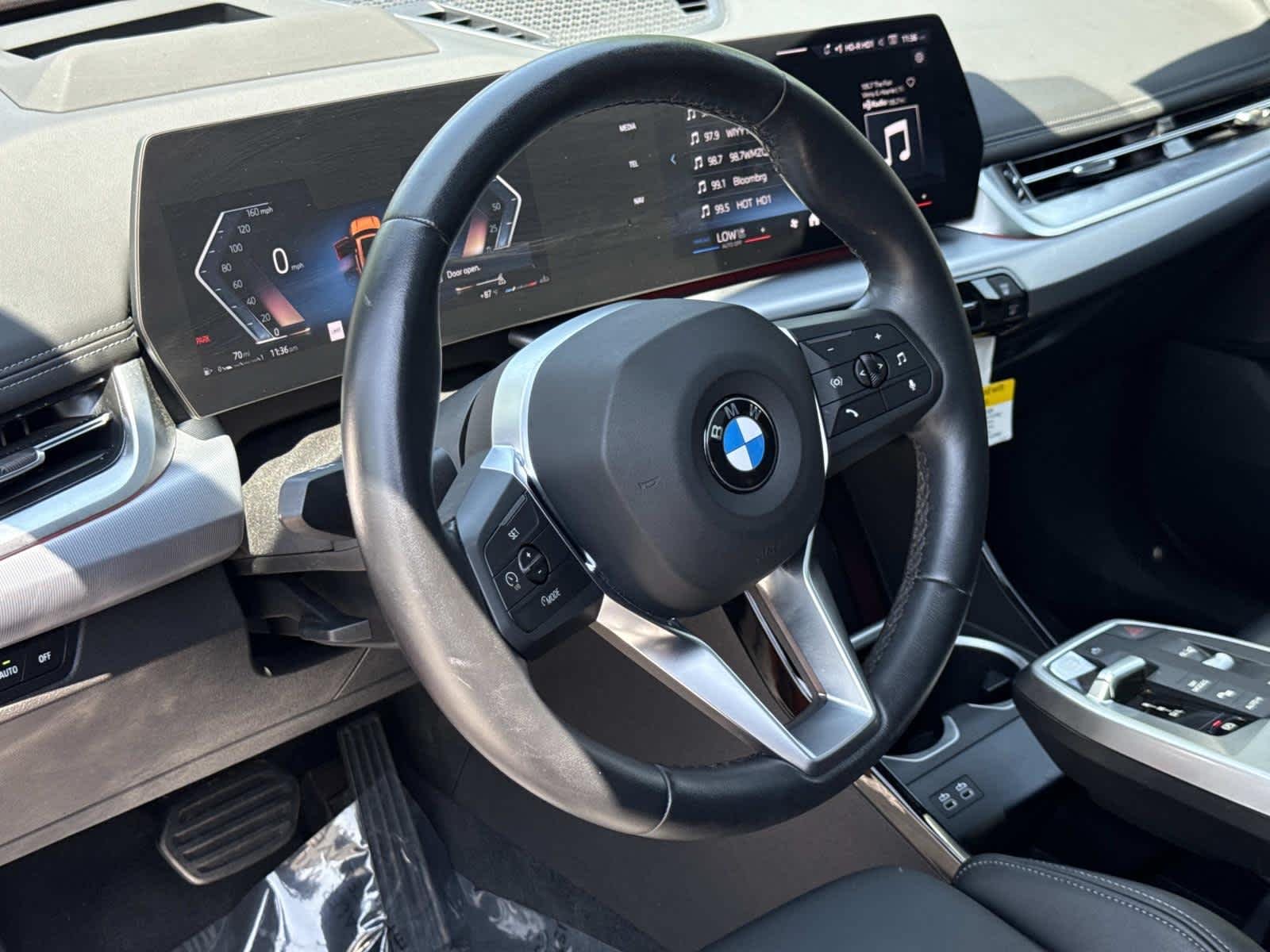 Used 2025 Utah Orange Metallic BMW xDrive28i image 3