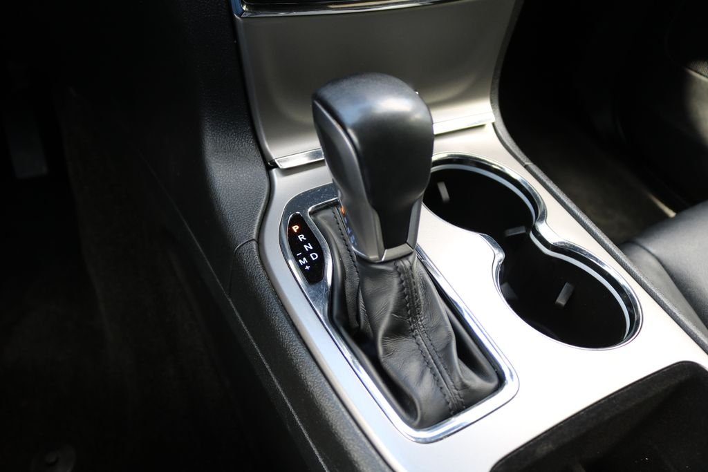 Used 2022 White Jeep Limited image 27