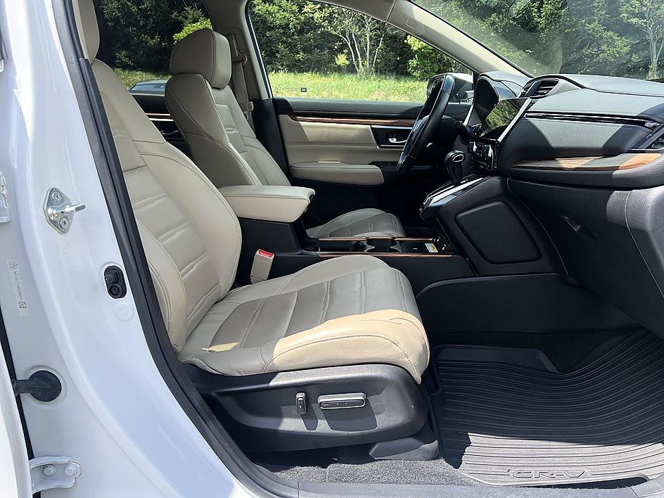 Used 2020 Platinum White Pearl Honda Touring image 20