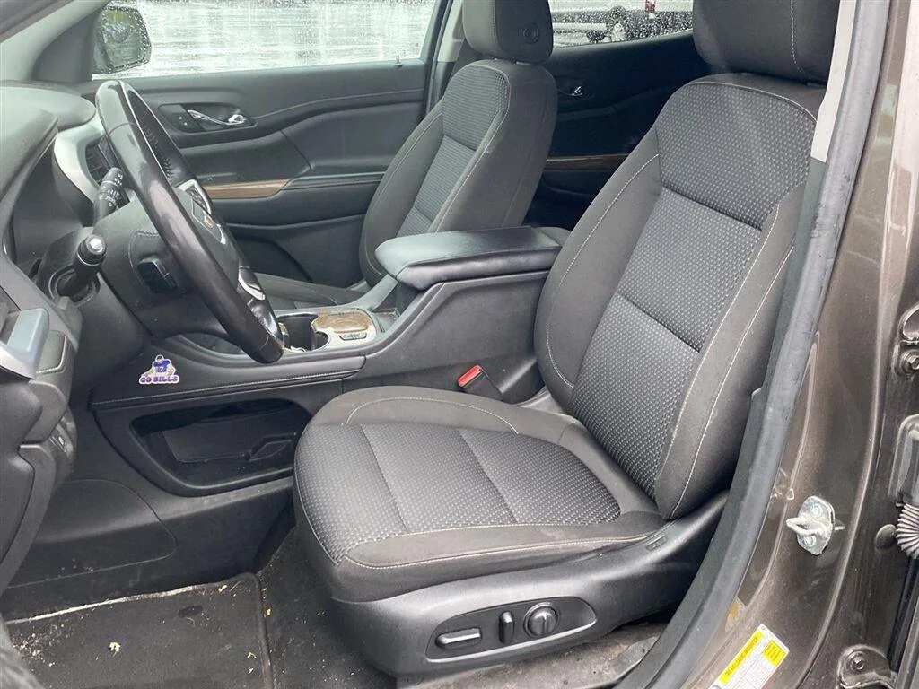 Used 2020 Smokey Quartz Metallic GMC SLE image 2