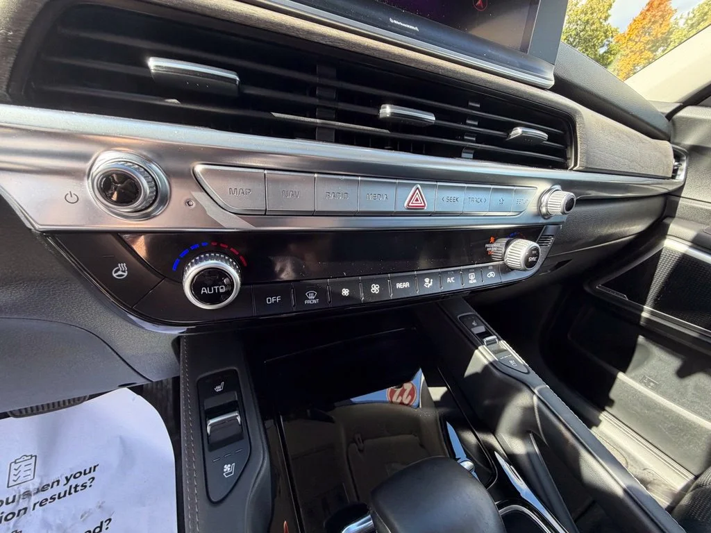 Used 2022 Black Kia EX image 20