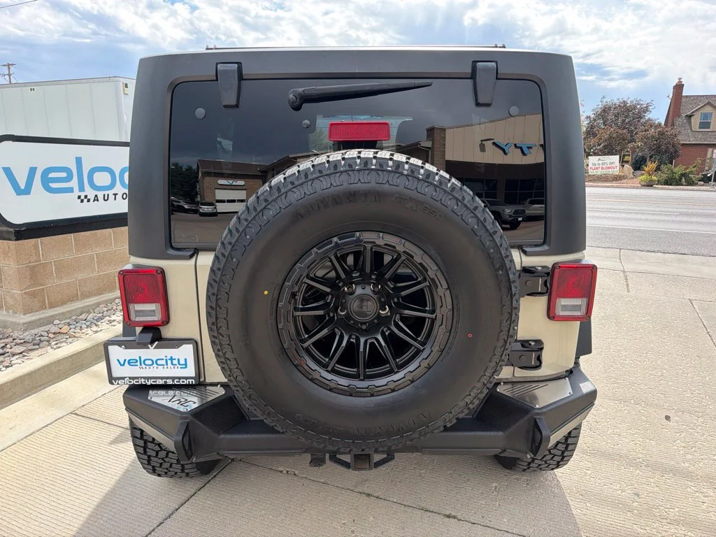 Used 2018 Beige Jeep Unlimited Sport image 6