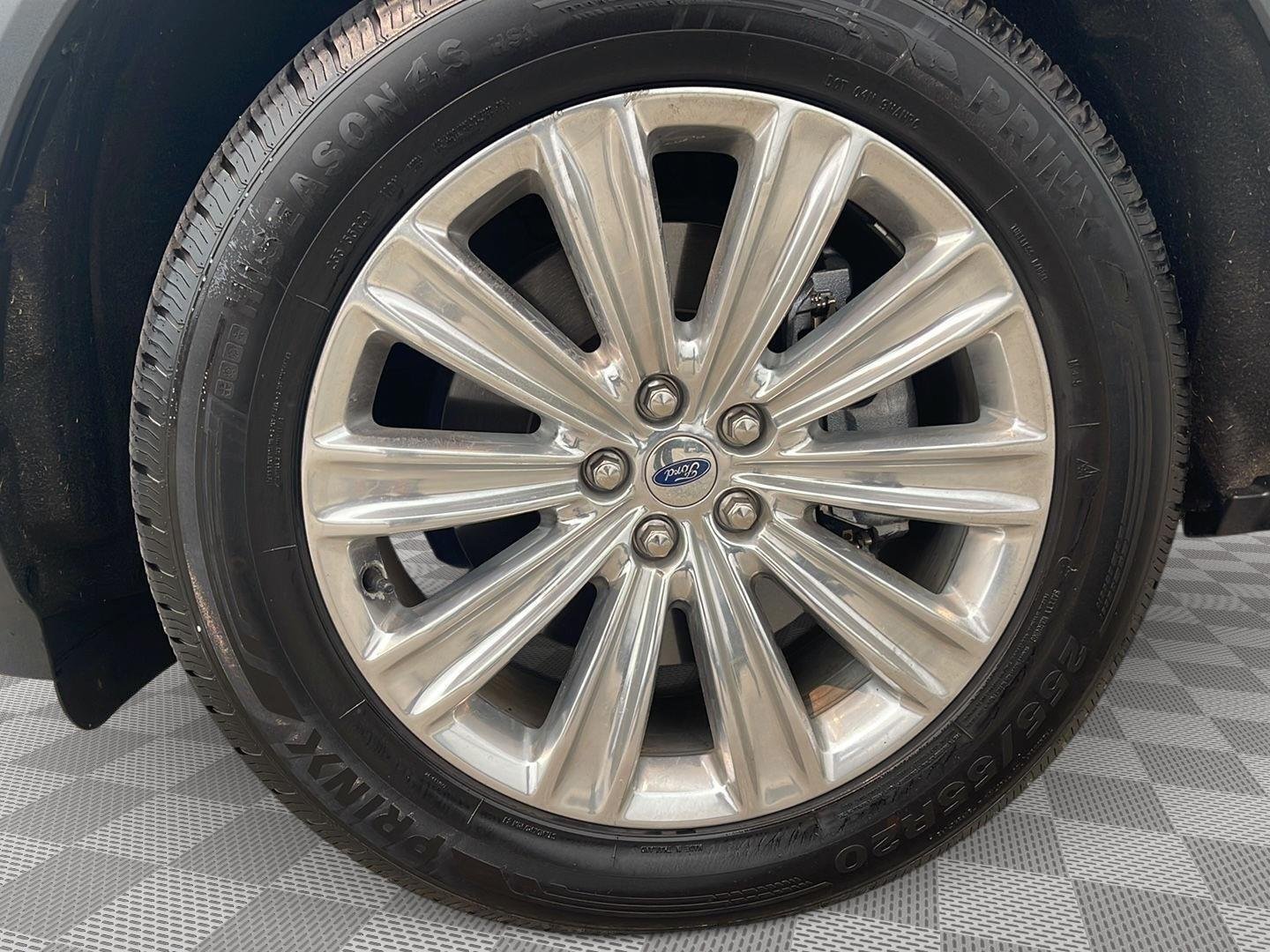 Used 2021 Star White Metallic Tri-Coat Ford Limited image 10