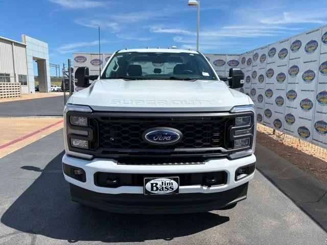 New 2026 Oxford White Ford XL image 3