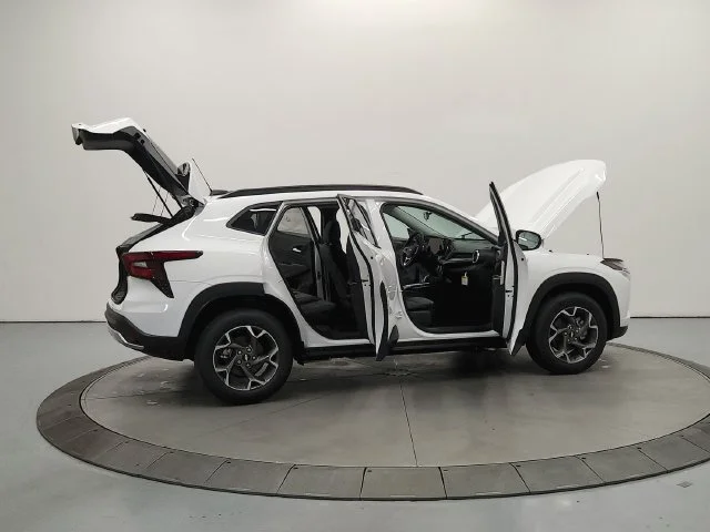 2026 Chevrolet Trax LT - Photo 13