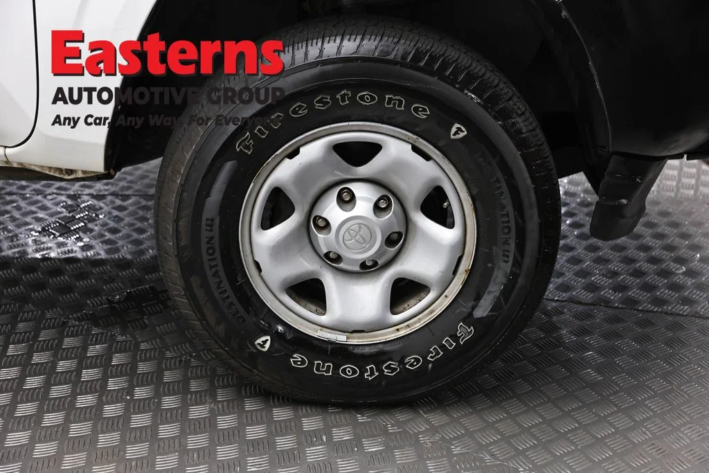 Used 2018 White Toyota SR image 30