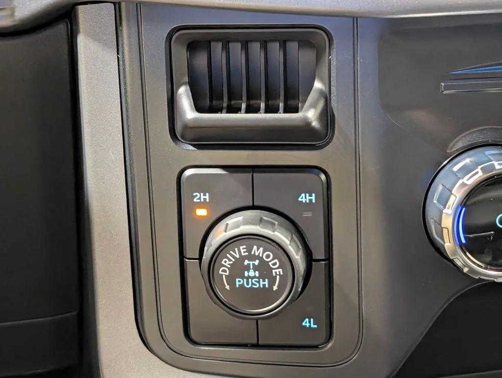New 2026 Avalanche Ford XLT image 7