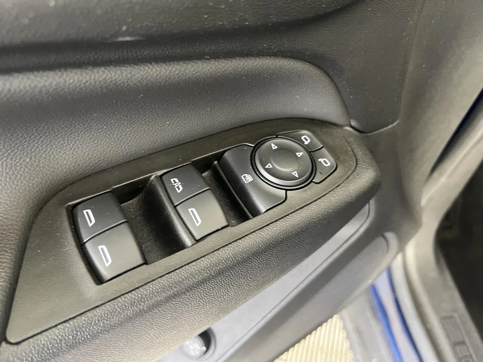 Used 2022 BLUE GLOW METALLIC Chevrolet LT image 9