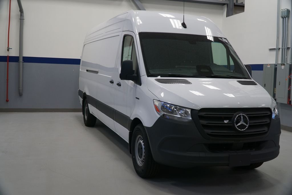 2025 Mercedes-Benz eSprinter 2500 170 WB High Roof's photo