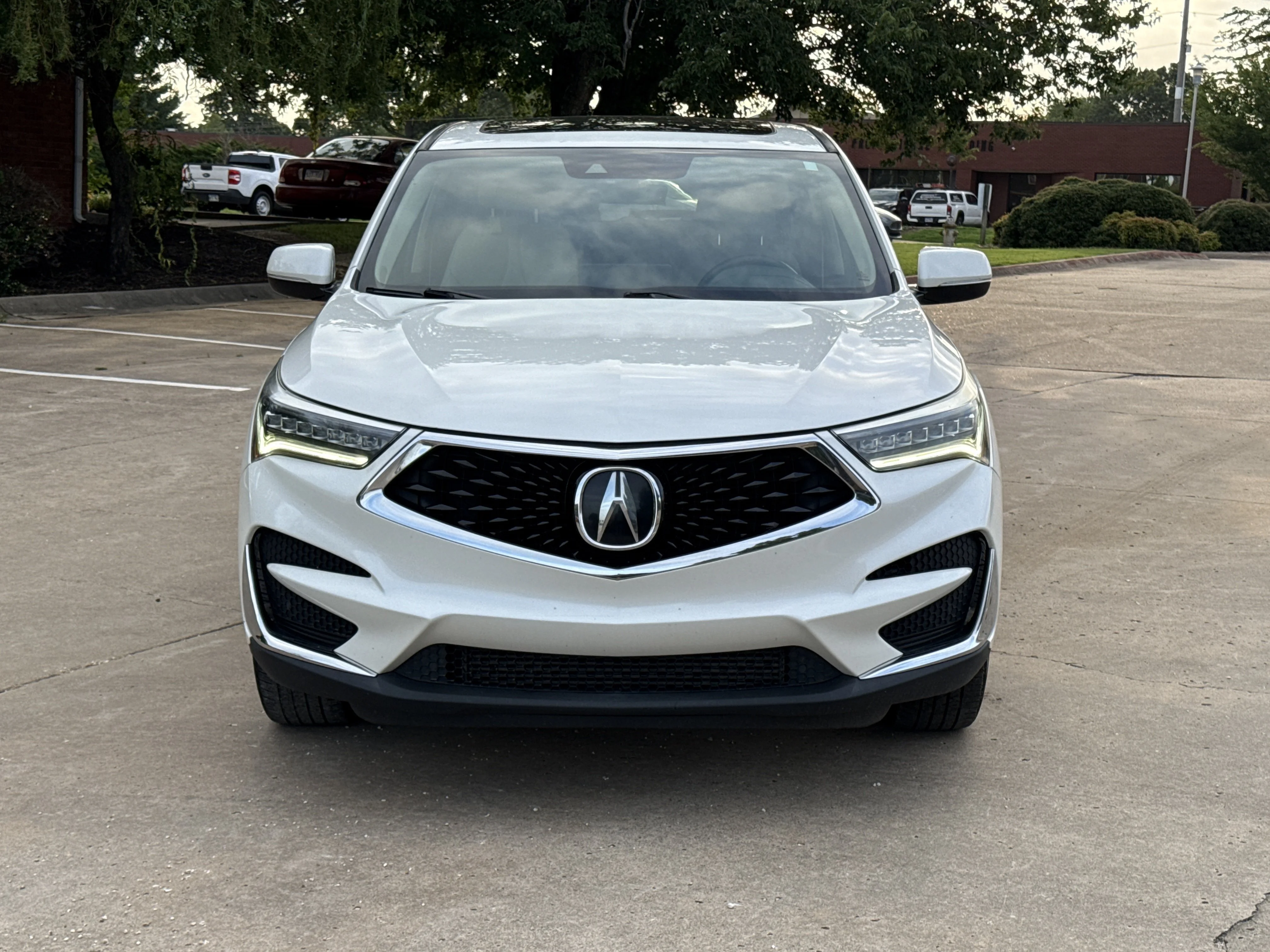 Used 2019 White Diamond Pearl Acura  image 2
