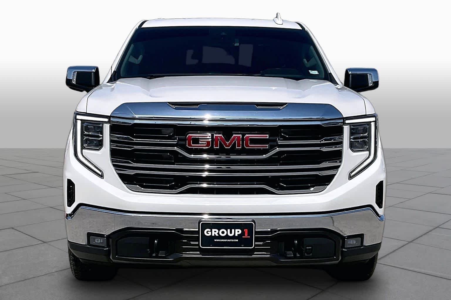 Used 2024 White Frost Tricoat GMC SLT image 4