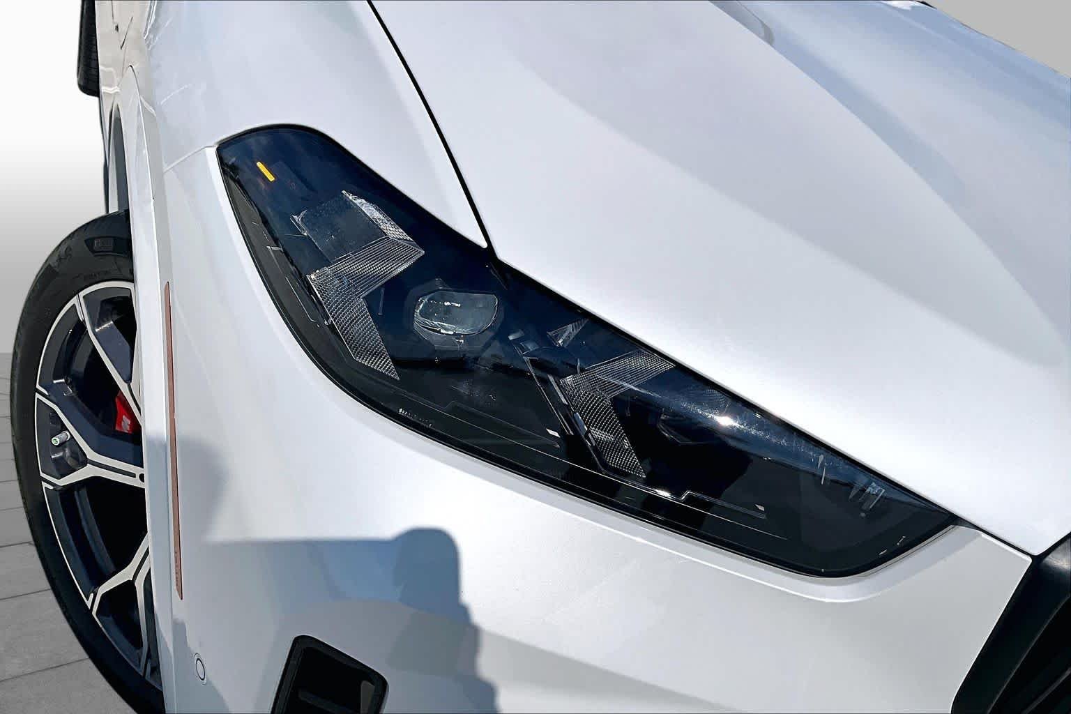 Used 2024 Mineral White Metallic BMW sDrive40i image 26