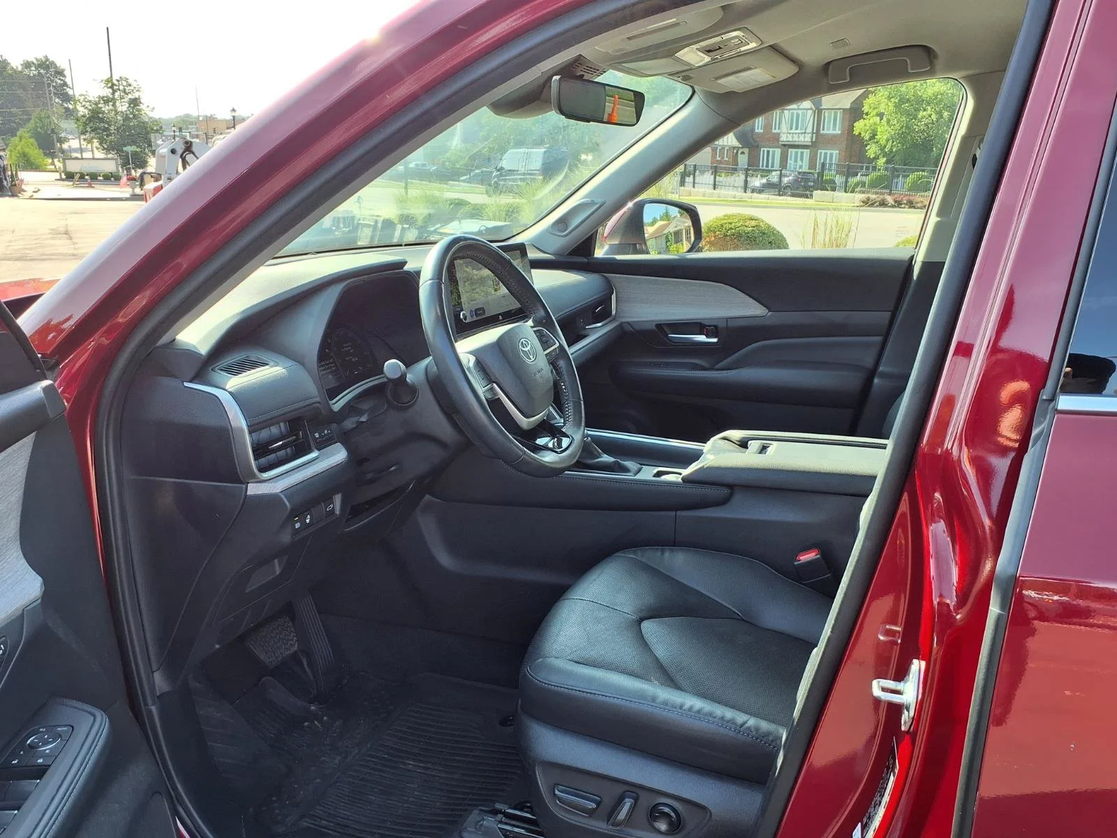 Certified Used 2024 Pearl Toyota Limited image 21