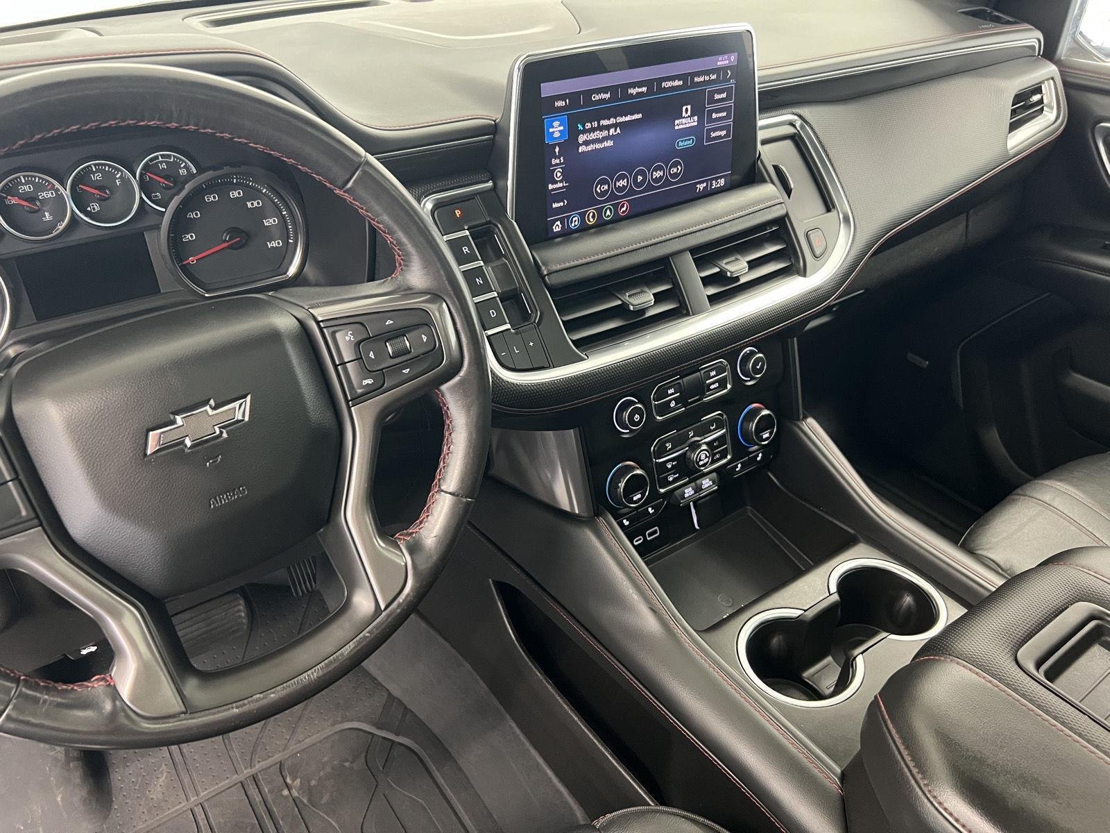 2021 Chevrolet Suburban RST - Photo 19