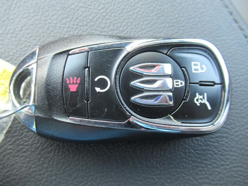 Used 2024 White Buick Avenir image 32