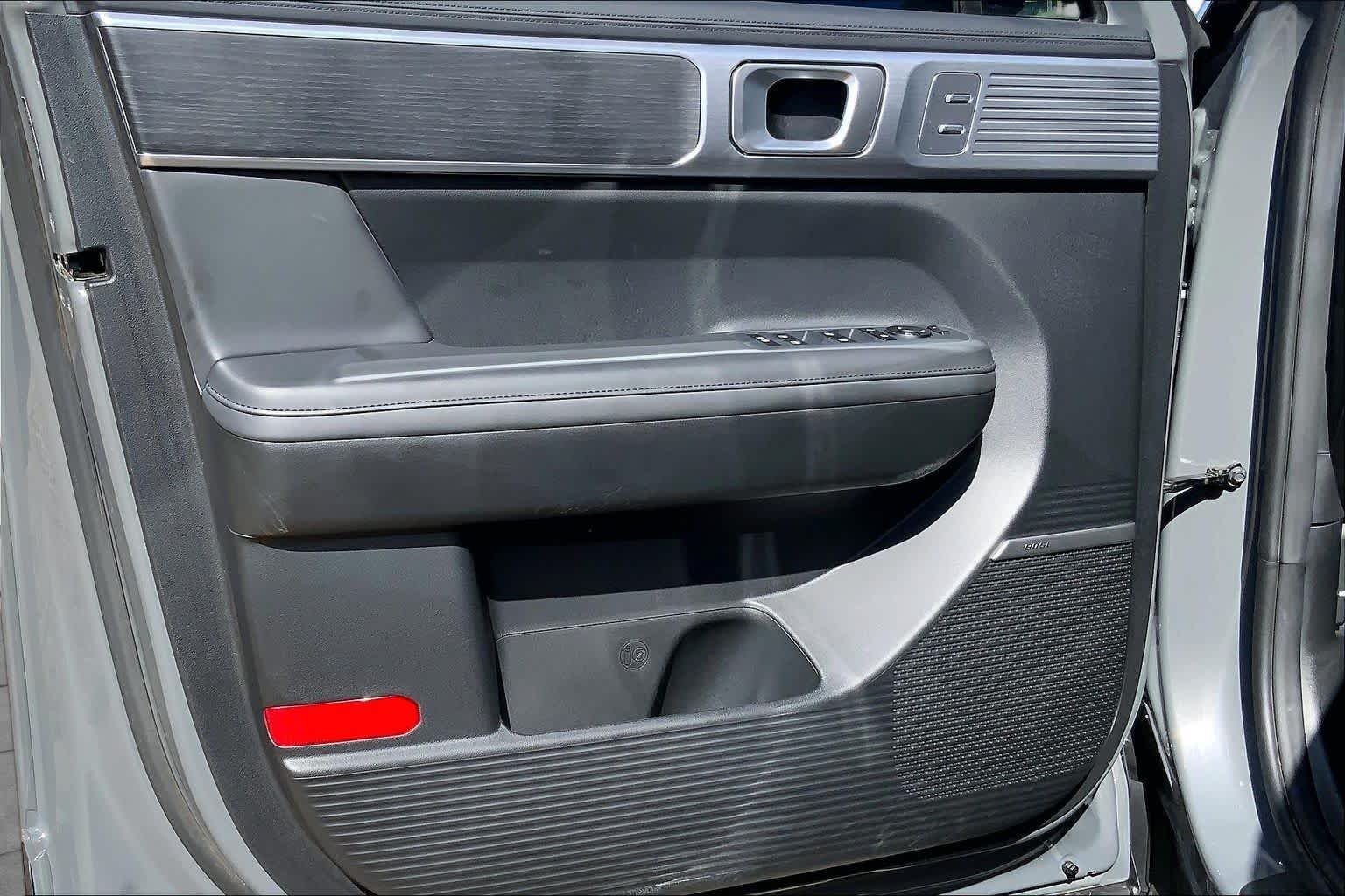Used 2025 Hampton Gray Hyundai Limited image 22