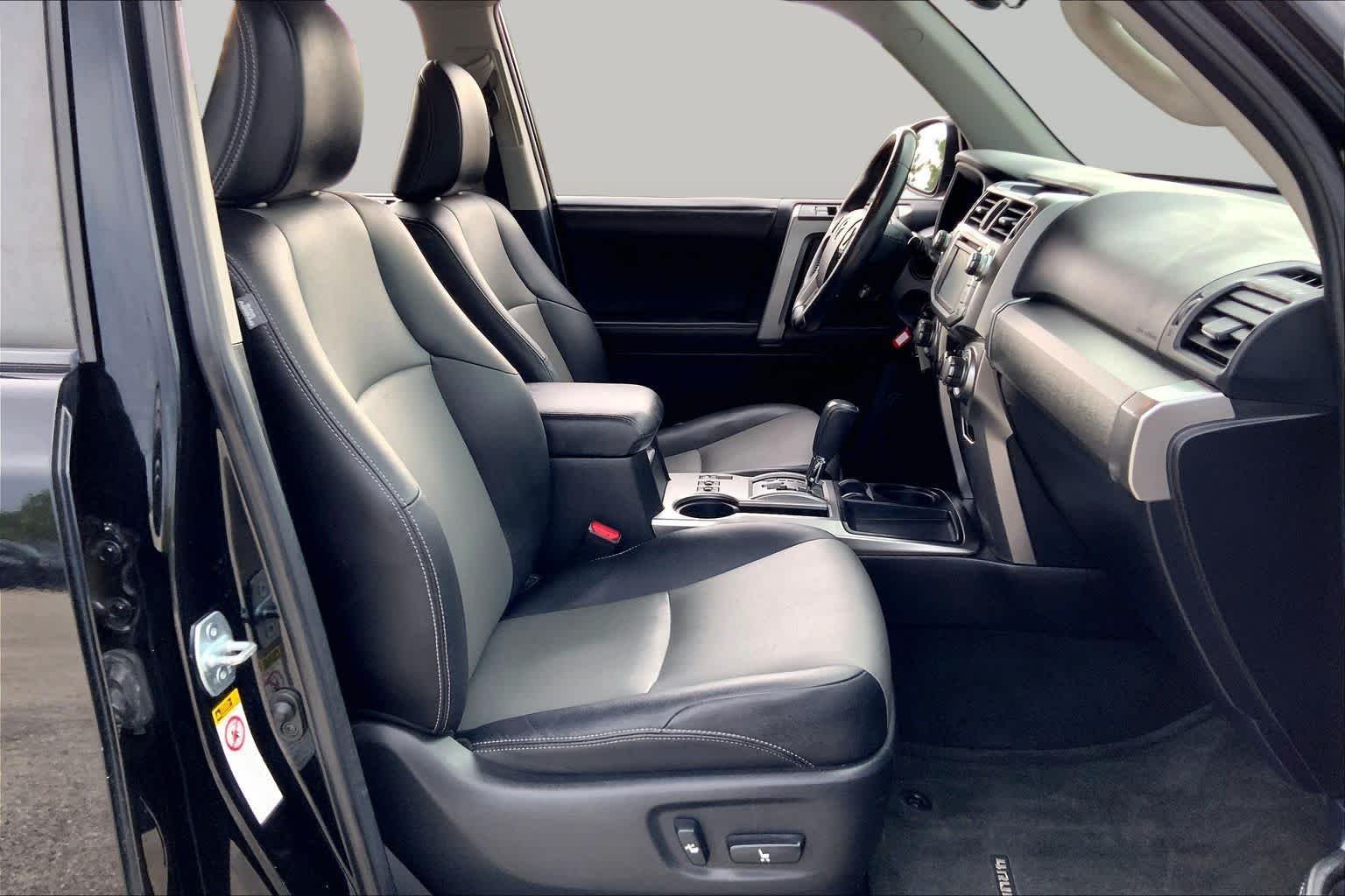 Used 2015 Attitude Black Metallic Toyota SR5 image 9