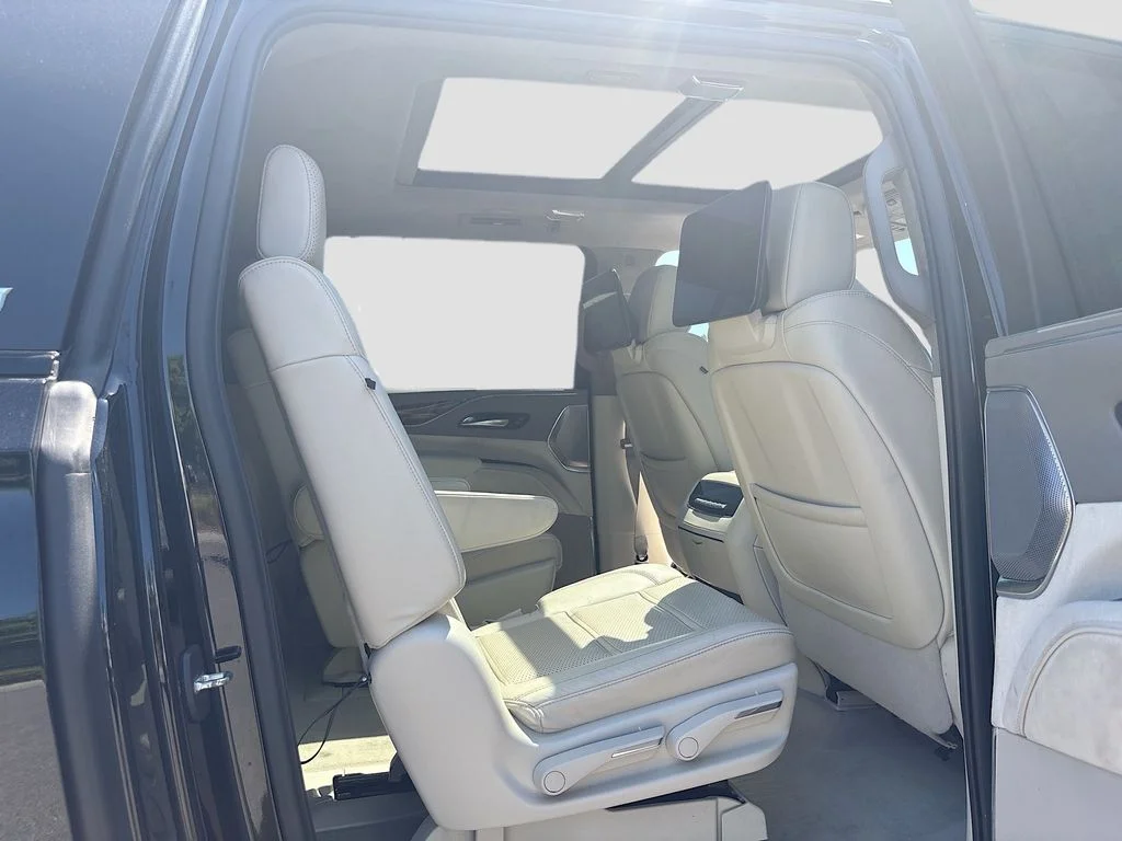 Used 2022 Black Cadillac Sport Platinum image 26