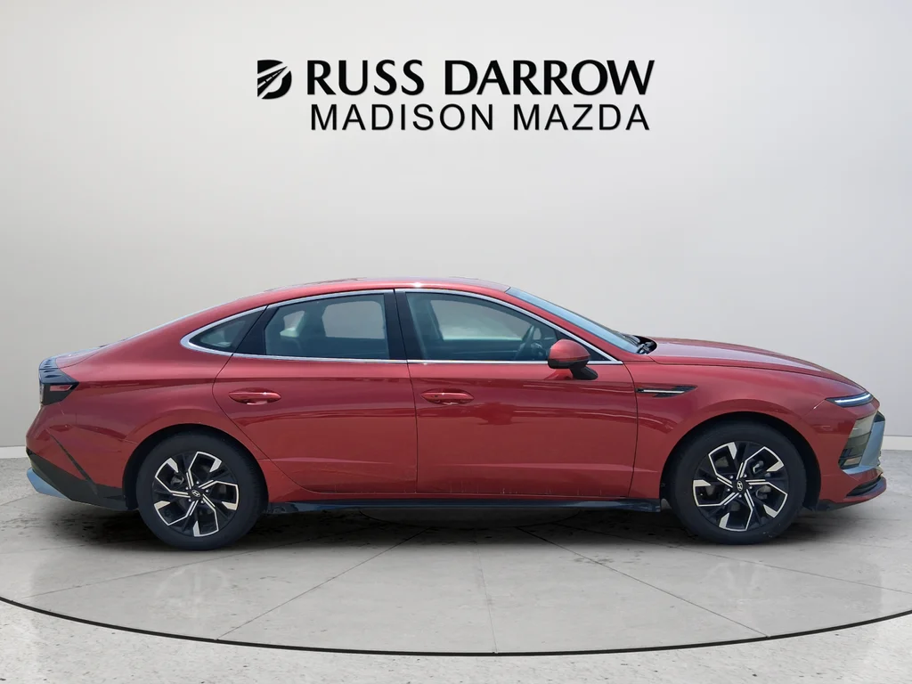 Used 2024 Red Hyundai SEL image 6
