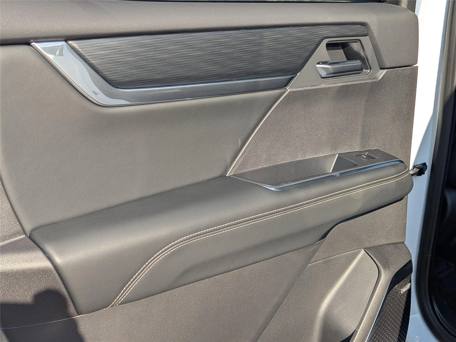2026 GMC Acadia Elevation - Photo 11