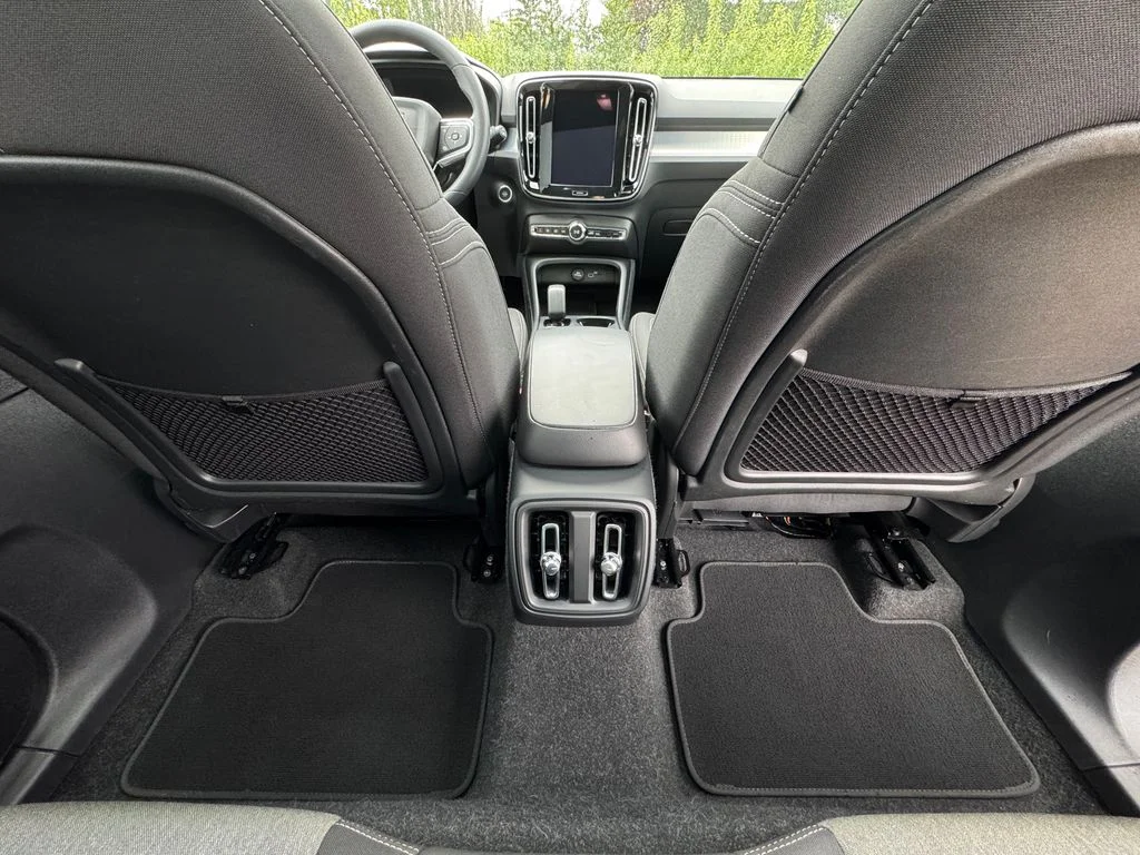 2024 Volvo XC40 Core - Photo 29
