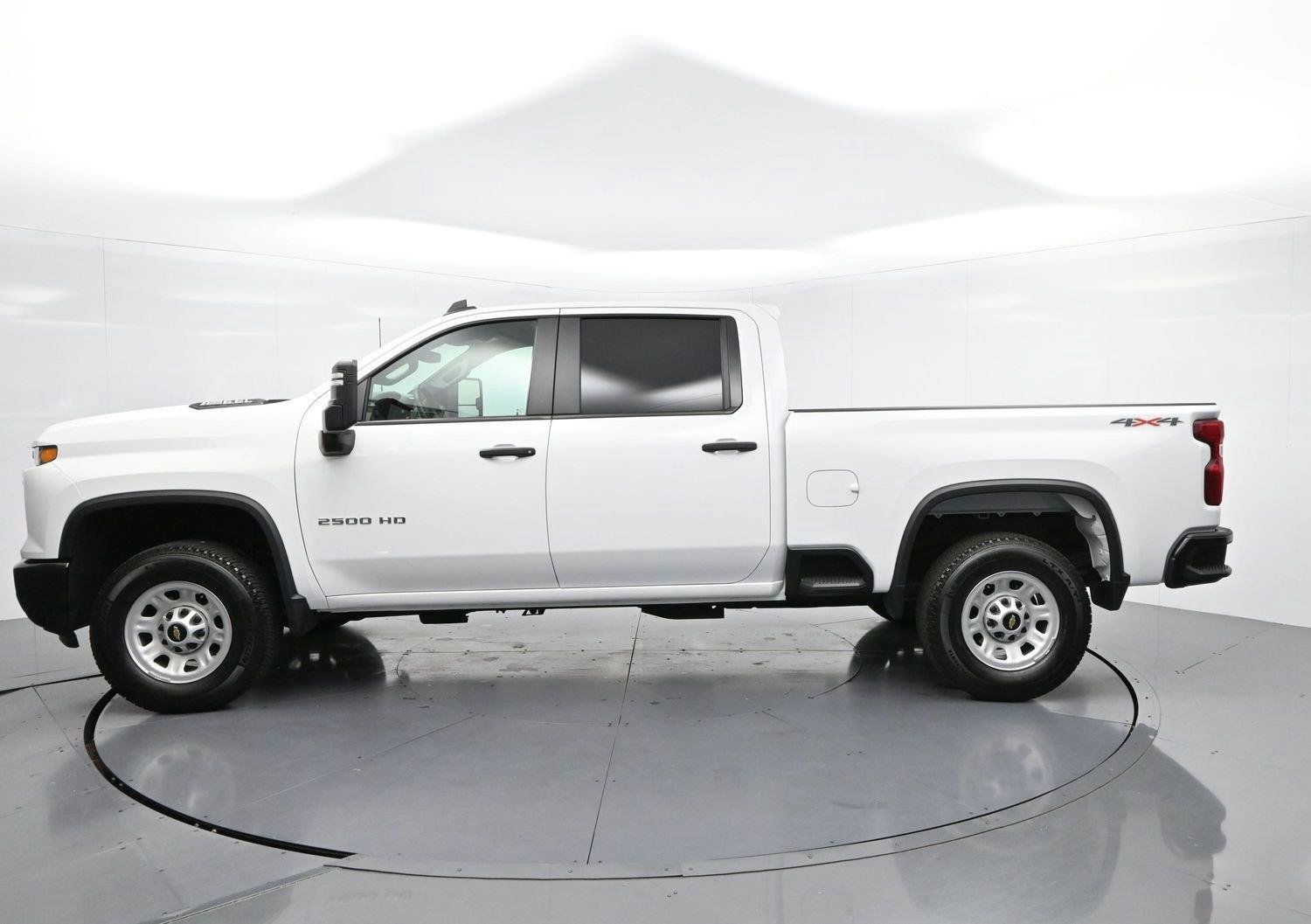 Used 2025 Summit White Chevrolet WT image 4