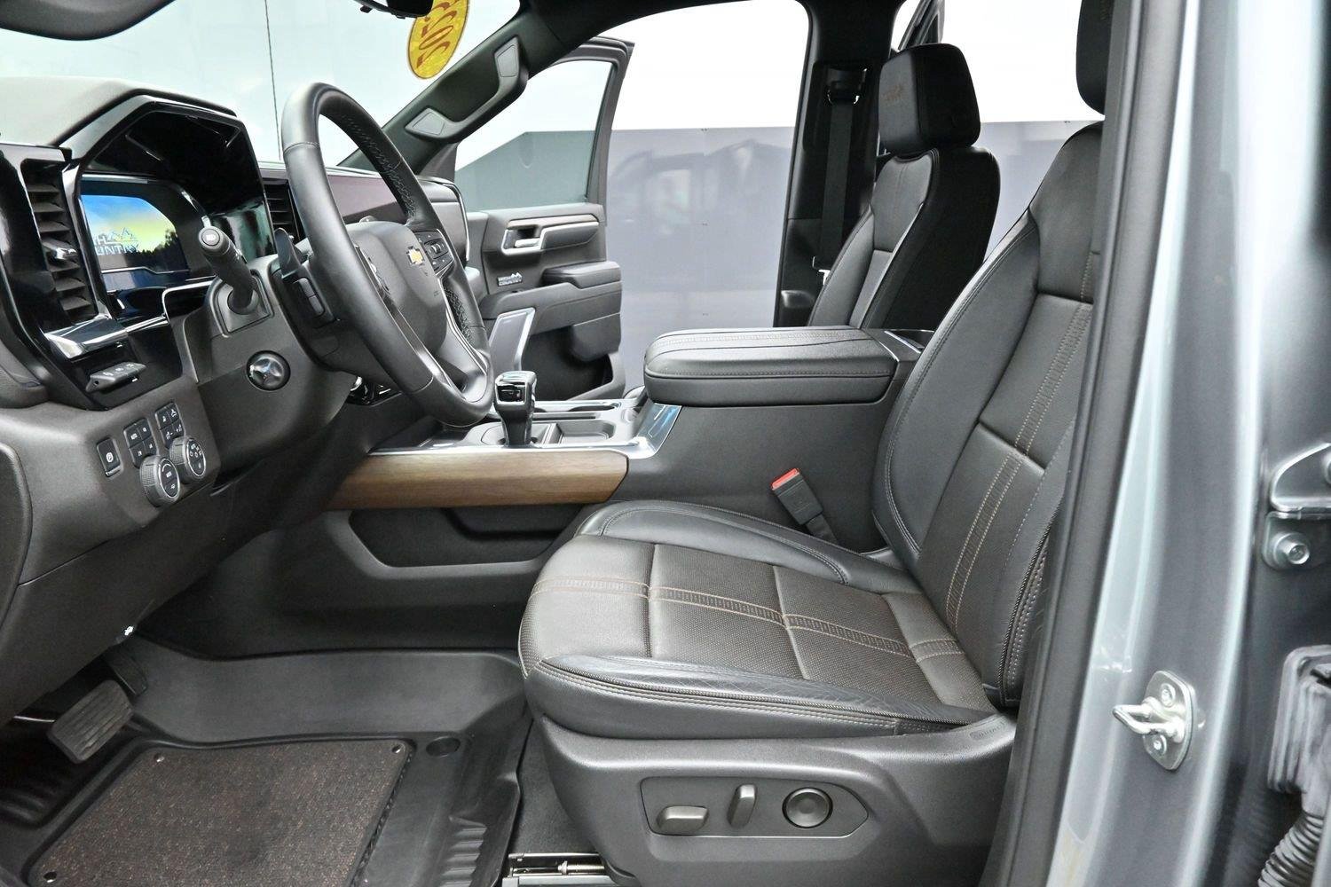 Used 2025 Sterling Gray Metallic Chevrolet High Country image 12
