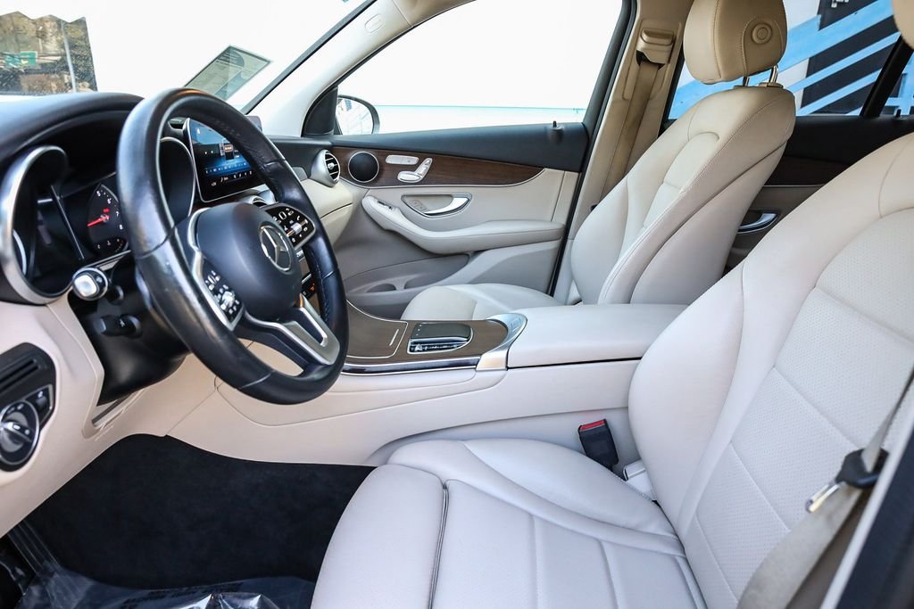Used 2022 Starling Blue Metallic Mercedes-Benz GLC 300 image 17