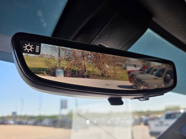 Used 2021 Iridescent Pearl Tricoat Chevrolet High Country image 40
