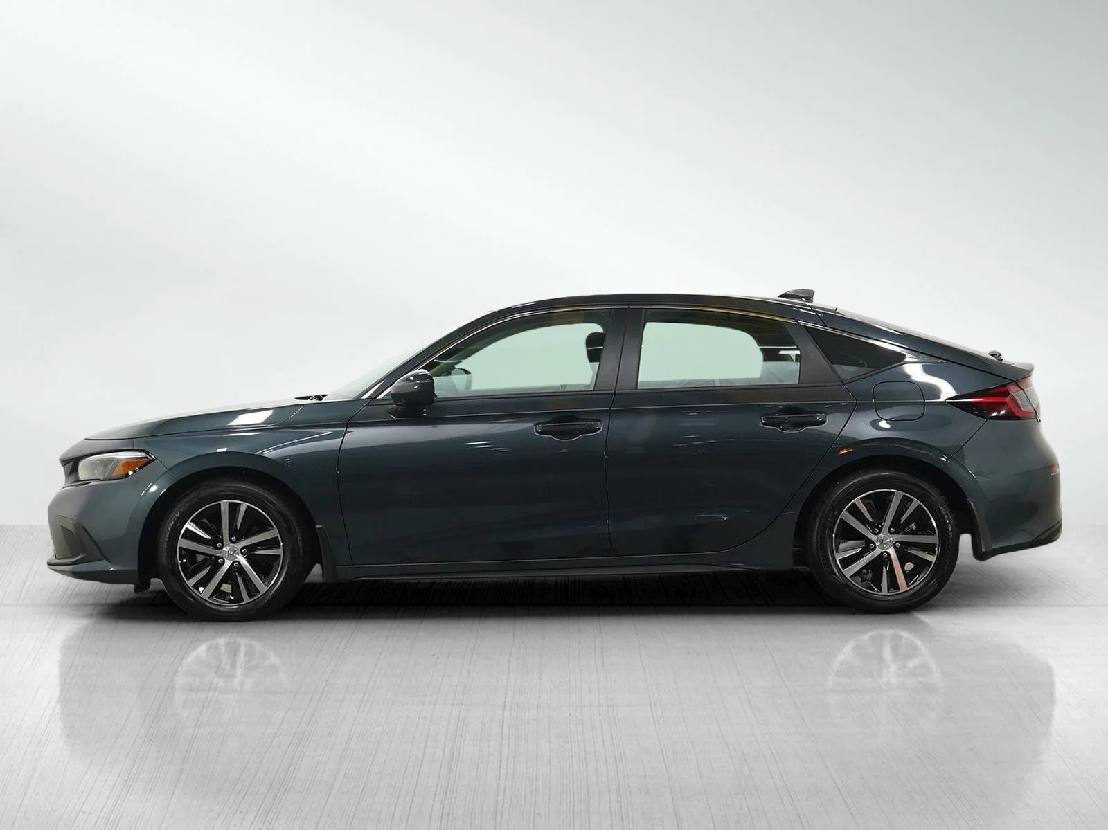 Used 2024 Honda Civic Hatchback LX with VIN 19XFL2H50RE021982 for sale in Burnsville, Minnesota