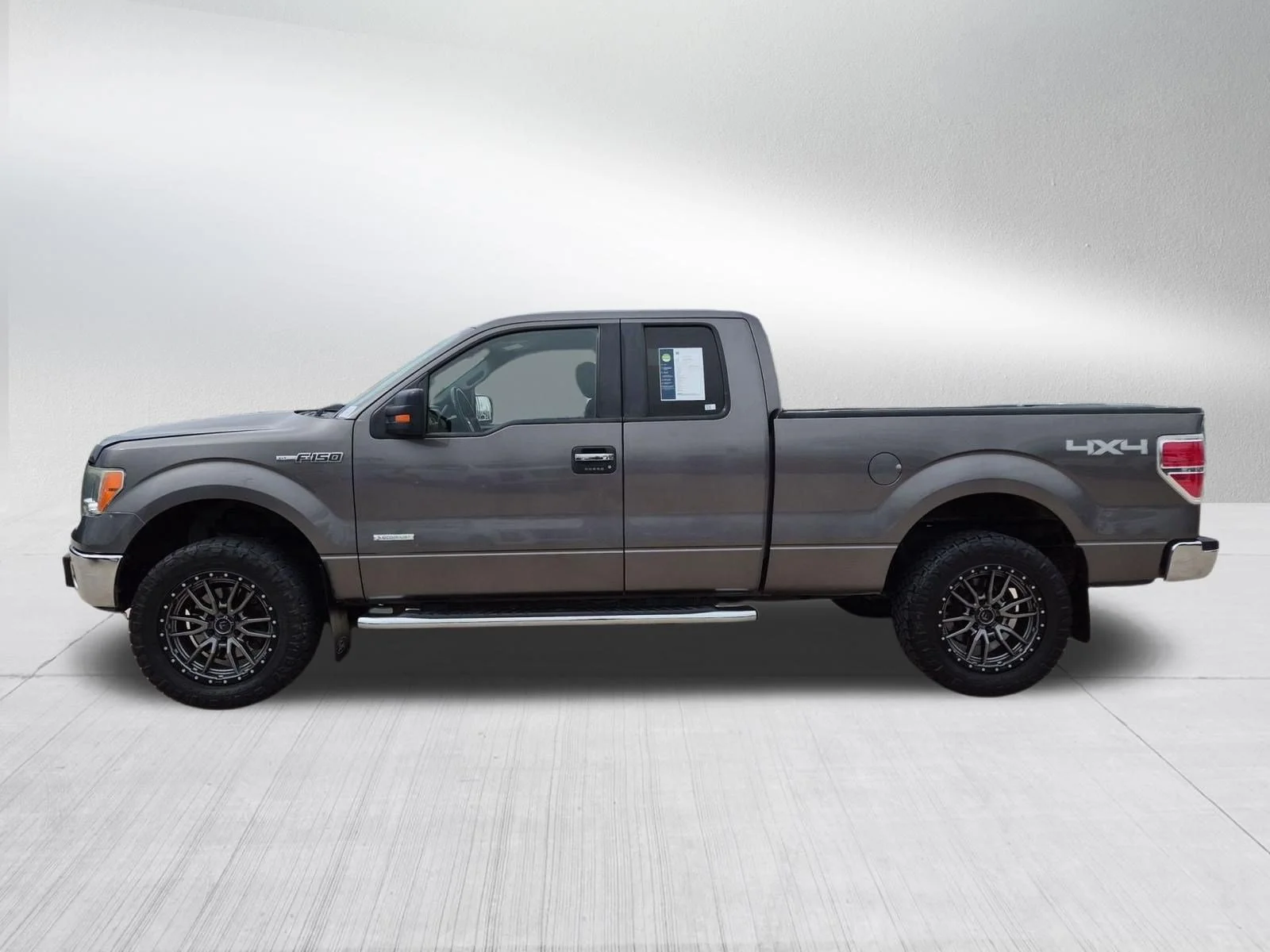 Used 2014 Sterling Gray Metallic Ford XLT image 2
