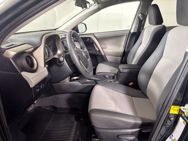 Used 2013 Green Toyota LE image 11