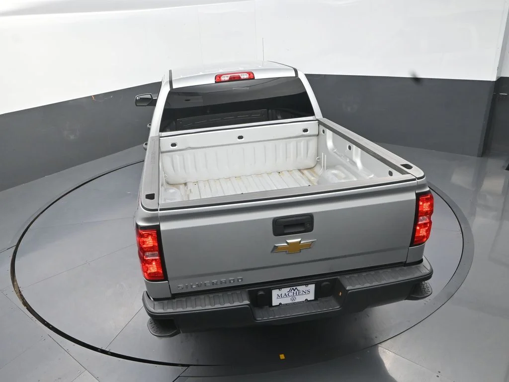 Used 2018 Silver Chevrolet WT image 18