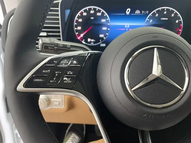 New 2026 MANUFAKTUR Moonlight White Metallic Mercedes-Benz GLE 350 image 24