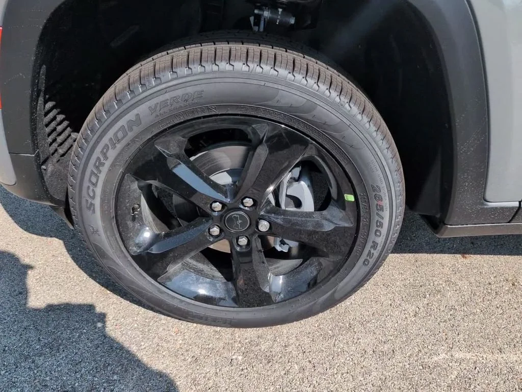 New 2027 Gray Jeep Limited image 11
