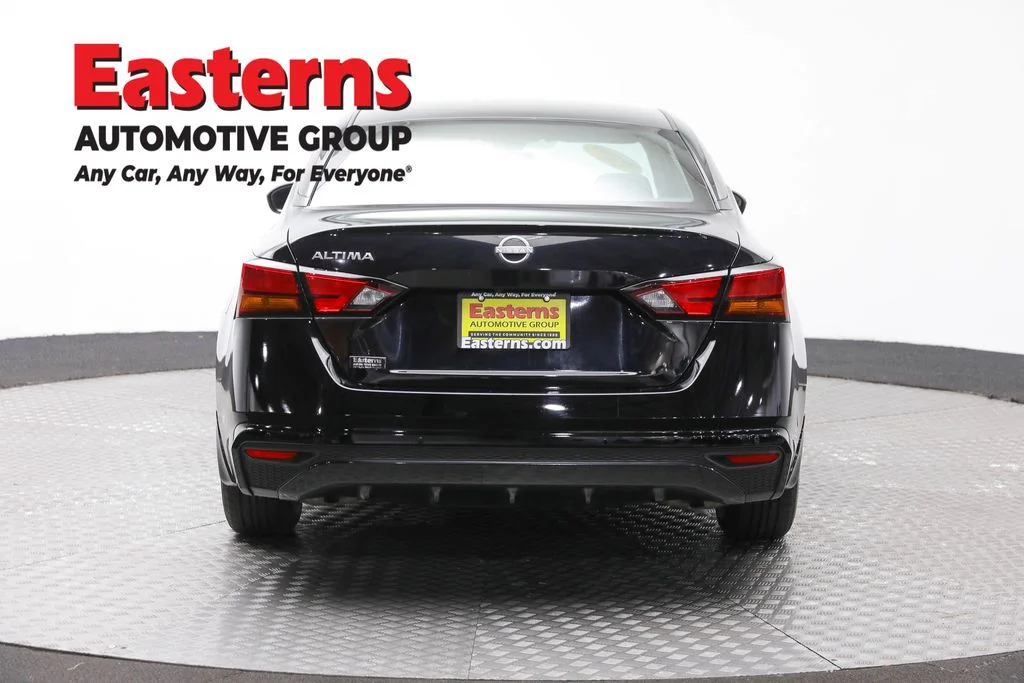 Used 2023 Black Nissan 2.5 S image 6