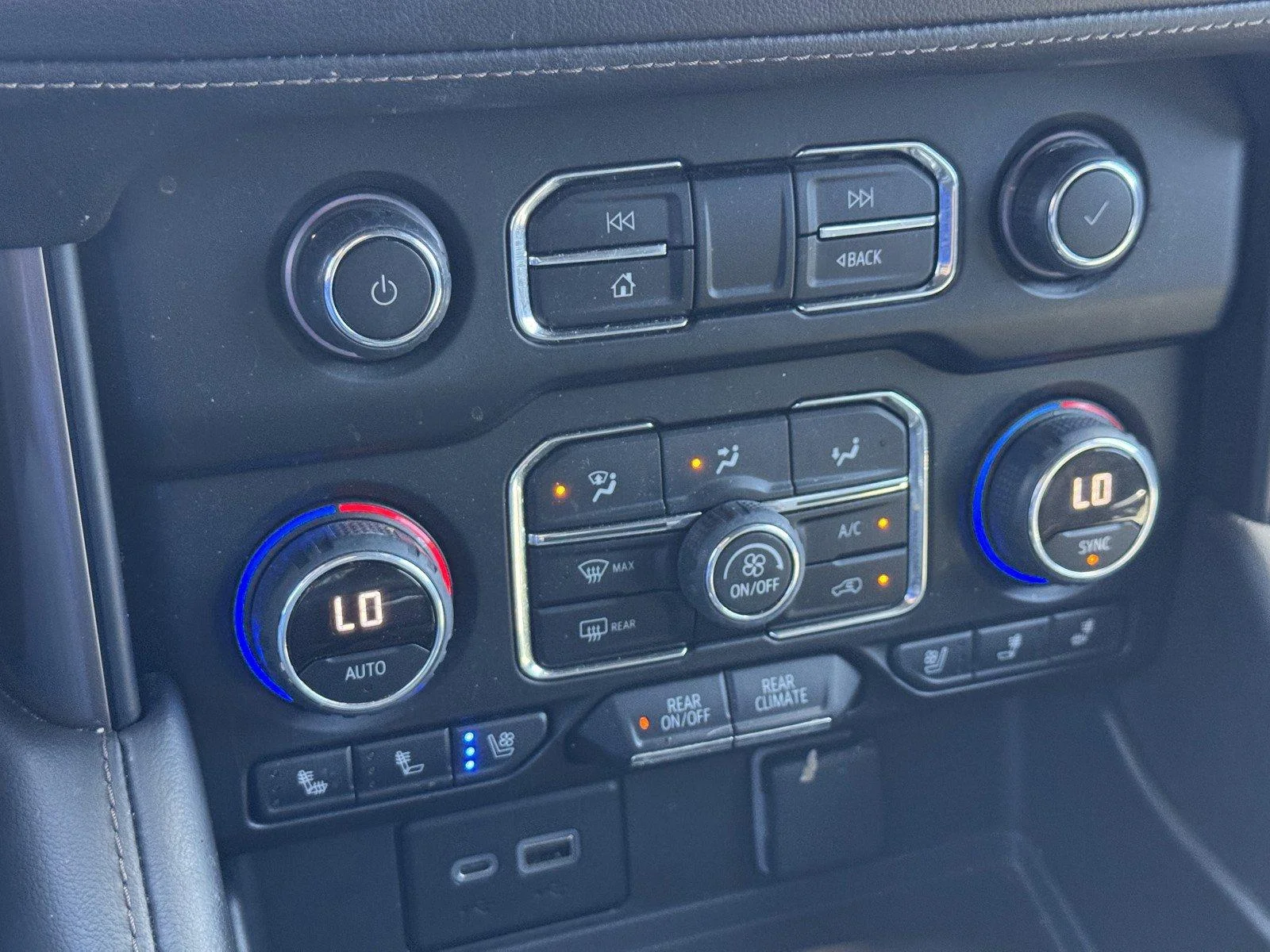 Used 2022 Black Chevrolet High Country image 21