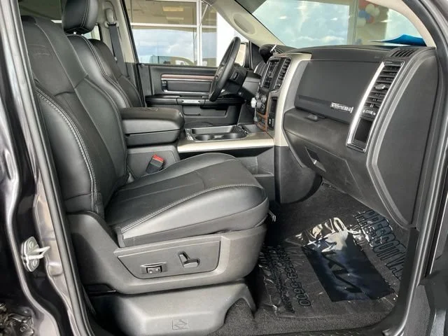 Used 2018 Granite Crystal Metallic Clearcoat Ram Laramie image 60