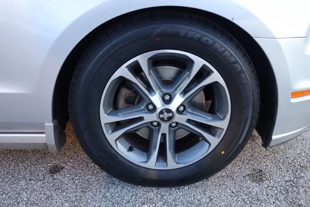 Used 2014 Silver Ford V6 Premium image 14